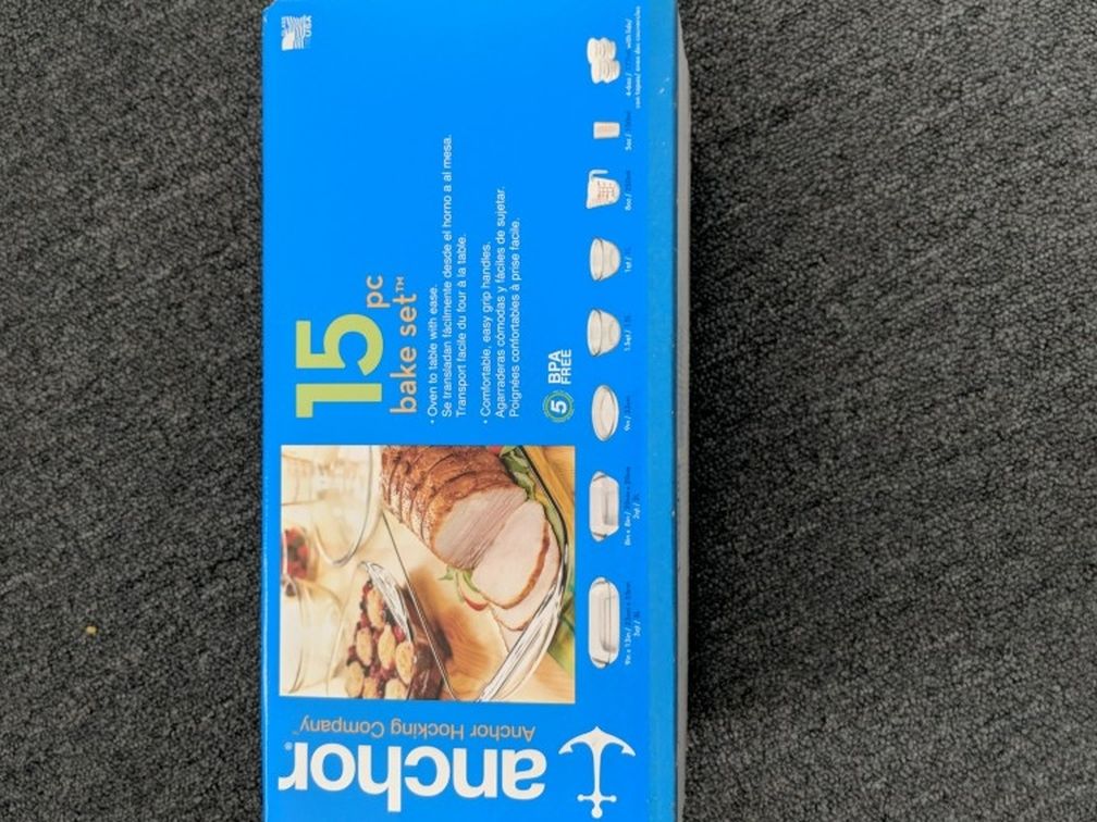 Anchor Hocking 15 pc Glass Bake Set in Box (never opened)