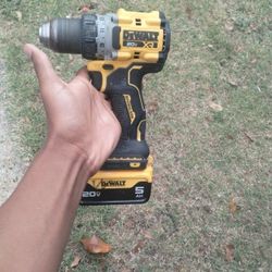  1 Dewalt 20v Max Xr Brushless Motor Drill 