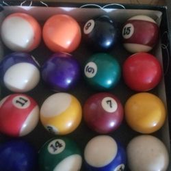  poll table balls.