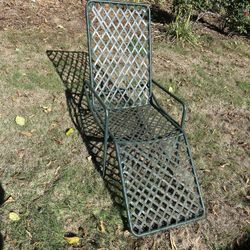 Cool Vintage Outdoor Longer, Recliner, Metal And Rubber Straps, Green