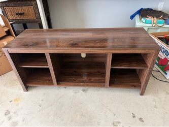 Entertainment center
