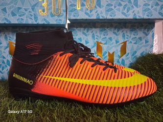 Soccer cleats us size 8.5
