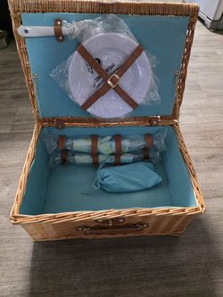 New Picnic Basket With Plates, Silverware and Glasses.
