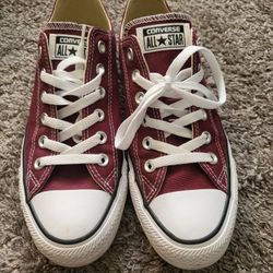BURGUNDY CONVERSE ALLSTAR CHUCK TAYLOR SNEAKERS 