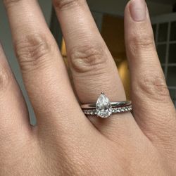 💍 Engagement + Wedding Ring Set – Helzberg Lab Diamond – Pear Cut + White Gold