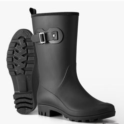 Size 8 Women Rain Boots 