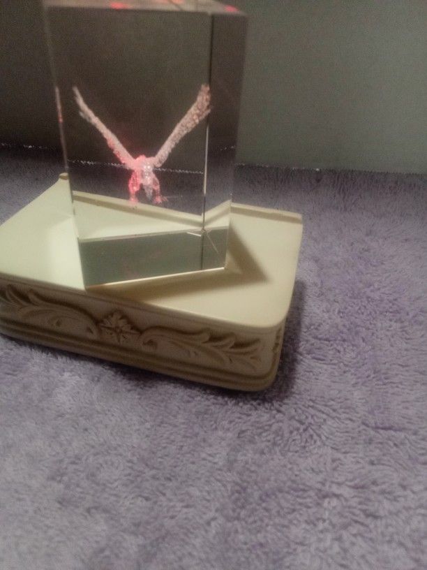 Beautiful Glass Cube Decor With Eagle Inside