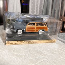 Die Cast 1949 Ford Woody Wagon Surfboard SunnySide