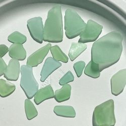 25 Pieces Light Green Sea foam Sea Glass