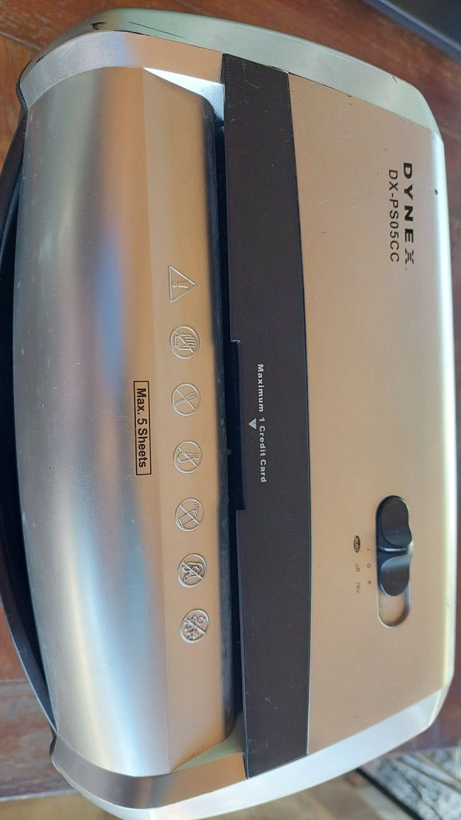 Dynex Paper Shredder