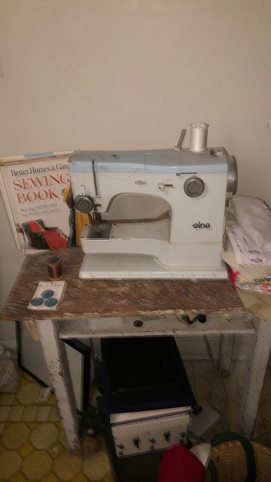 elna European Sewing Machine. Great Condition. 