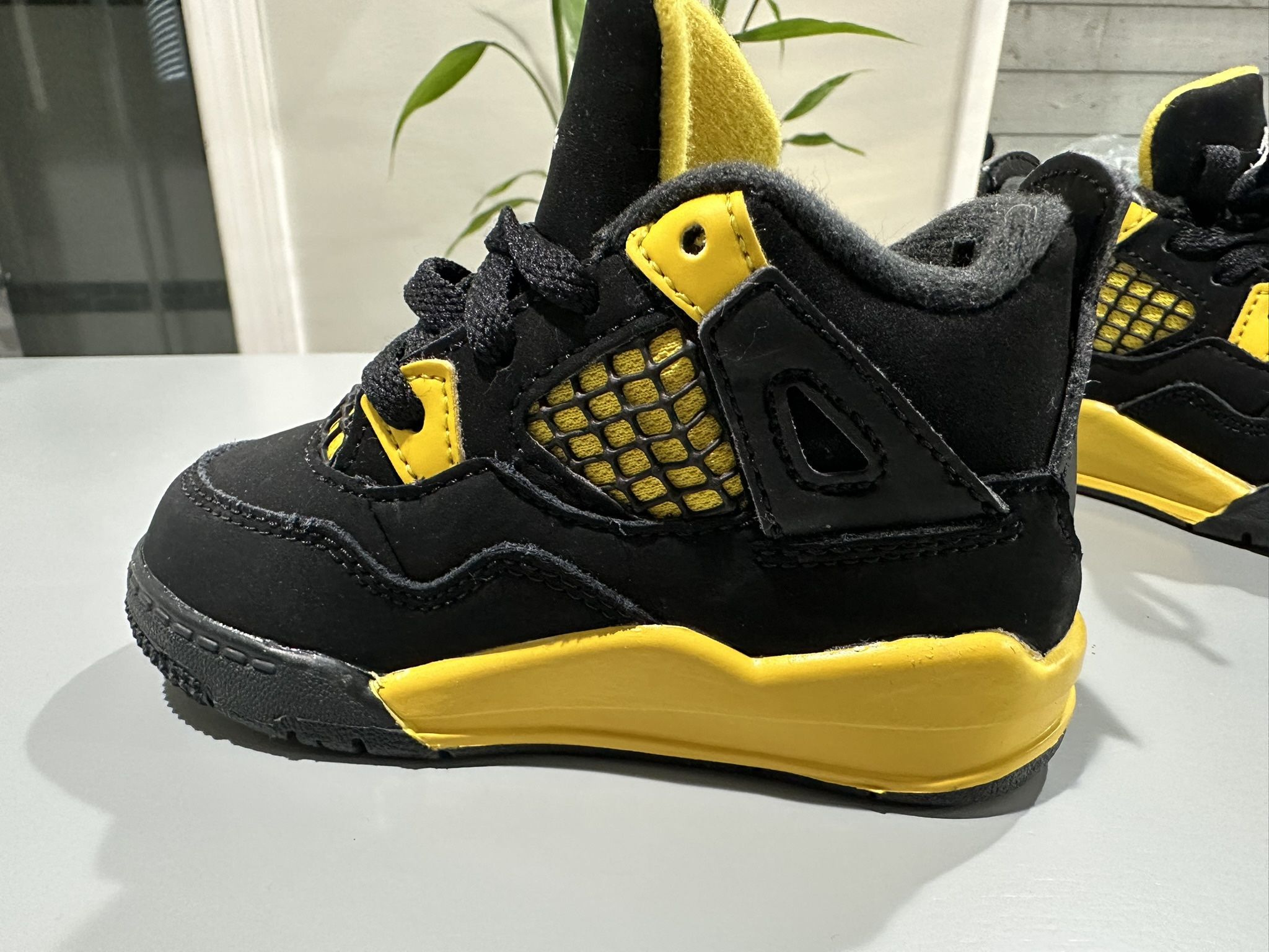 Nike Air Jordan 4 Retro TD Thunder Black Yellow BQ7670-017 Baby Toddlers Size 6C