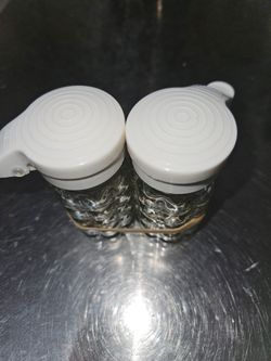 Salt and pepper shaker