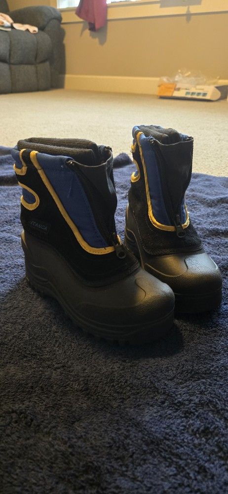 Kids Snow Boots. Size 11