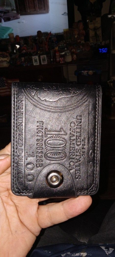 Brand New Black 100 Bill Multi Pocket Wallet