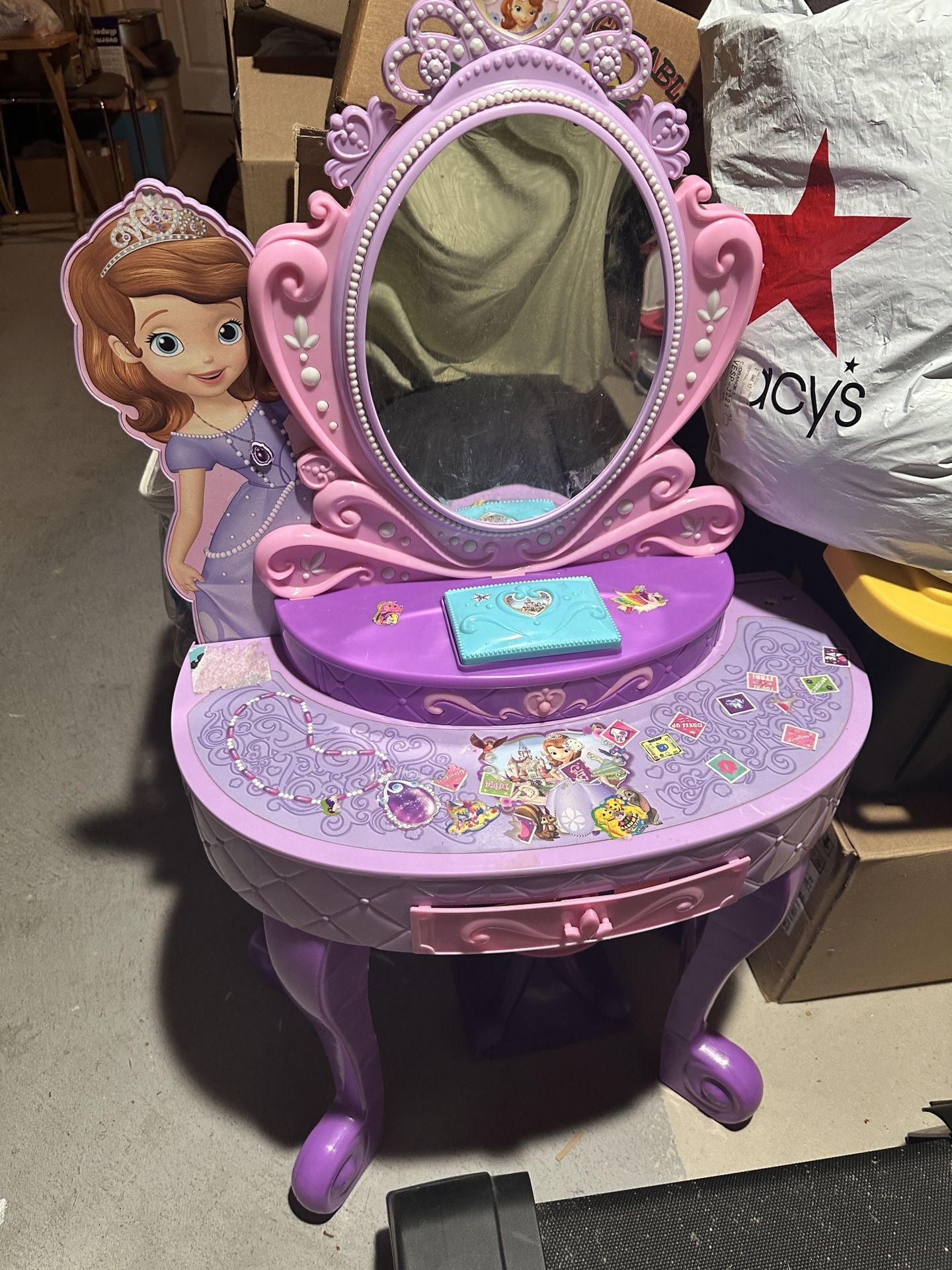 Girls Vanity Table