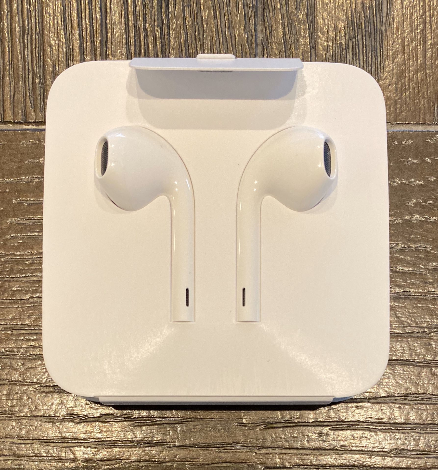 Brand new Apple Earbuds