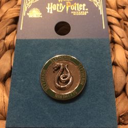Universal Studios Wizarding World Harry Potter Slytherin Swirl Enamel Pin 