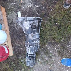 Nissan frontier año 92 motor 4 cilindros trasmisión standar y sencilla osea no es 4×4