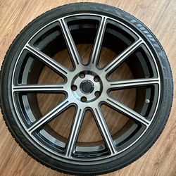 5x114    Squared 22x9.5 wheels