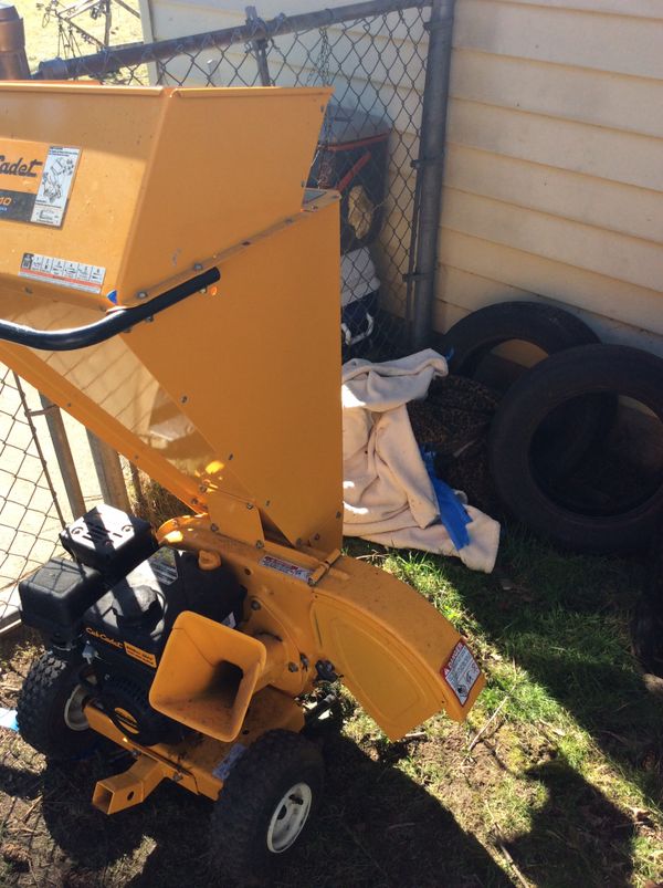 Cab cadet cs2210 wood chipper for Sale in WA OfferUp