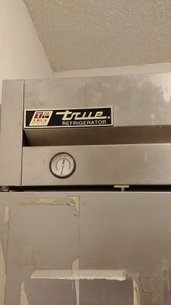 Industrial refrigerator for professional kitchen