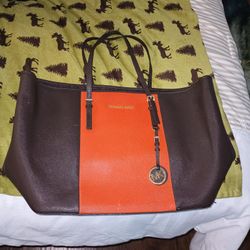 Authentic Micheal Kors Tote Purse 