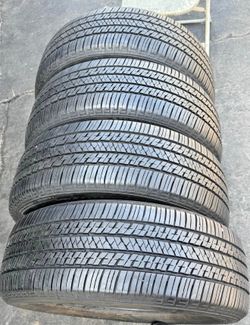 225/65r17 BRIDGESTONE en perfectas condiciones de vida las 4