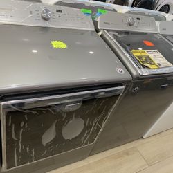 Maytag Dryer/washer Set 0H4G