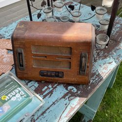 Antique Radio With Tubes