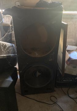 Speaker box with one speaker