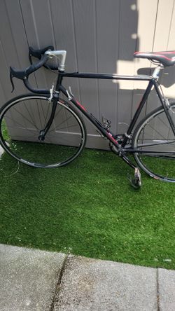 Fuji Road Bike – Aluminum Frame w/ Carbon Fork