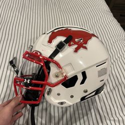 2025 Schutt F7 Barley Used. (Oakley Visor)