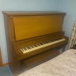 Free Piano!!