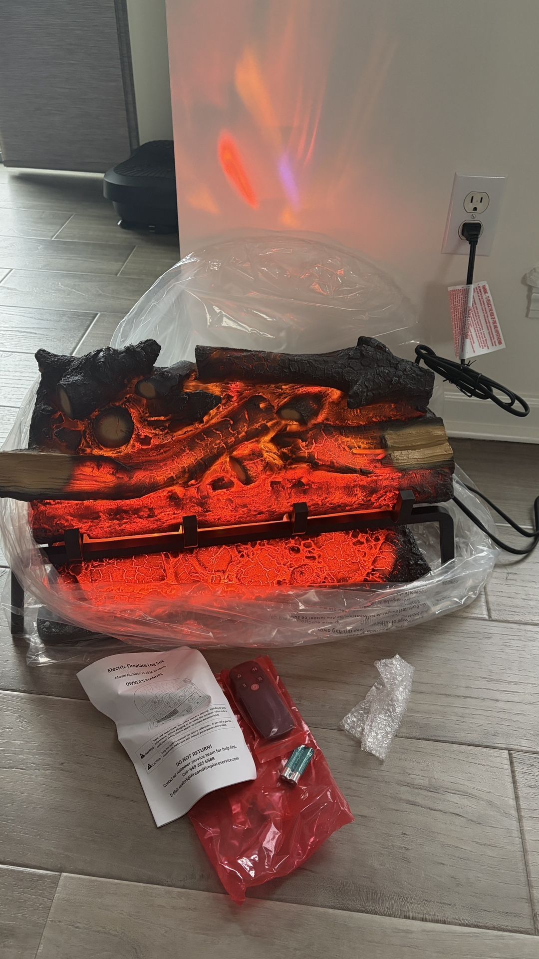 Electric Fireplace Log Set - New In Box 