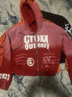 zip up cropped hoodie