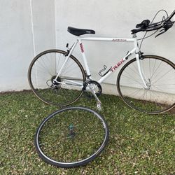 1990 Trek 1000 Touring Road Bike small 53cm and 1 Alexrims B500 Bicycle Rim