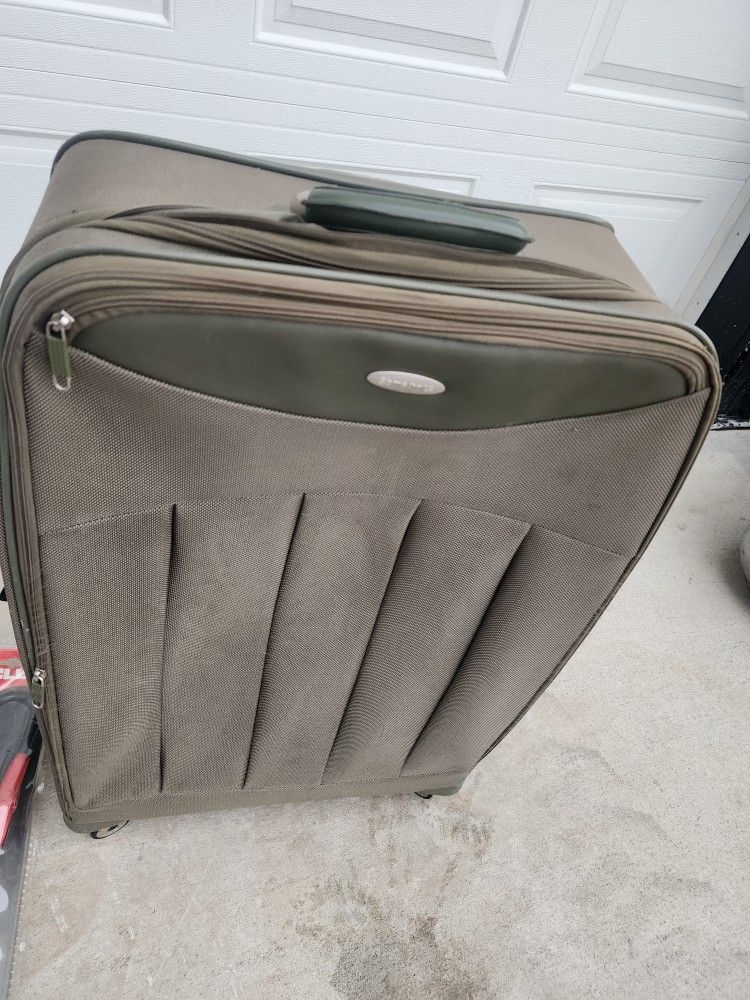 Luggage Large Free Delivery 25