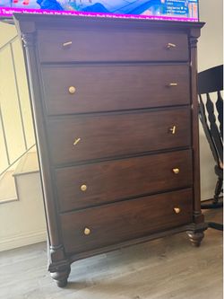 5 draw wood dresser