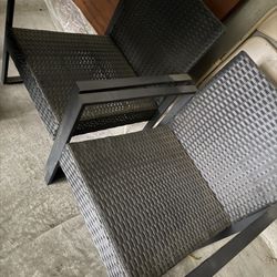 Outdoor Set Chairs And Entryway Table