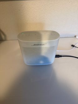 Two Like new Bose bluetooth speakers - both sound incredible!