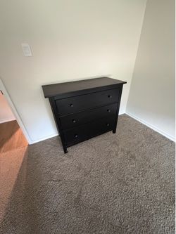 Dresser/drawers for bedroom