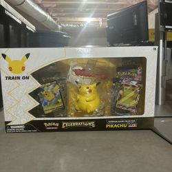 Pokémon TCG Celebrations Premium Figure Collection Pikachu VMAX Box New
