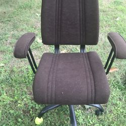 An Old Fashion Swivel Chair , Very Strong (needs One Wheel And A Little Cleaning). (NO SHIPPING)