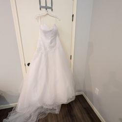 Open To Nagotiatons On Price   Davids Bridal Wedding Dress Only Worn Once 
