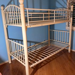 Convertible Twin Bunk Bed 