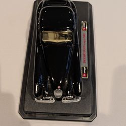 Bburago 1:24 Scale 1948 Jaguar XK 120 Coupé Diecast Model (Black) - Made in Italy