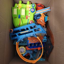 Hot Wheels Set 2 Boxes