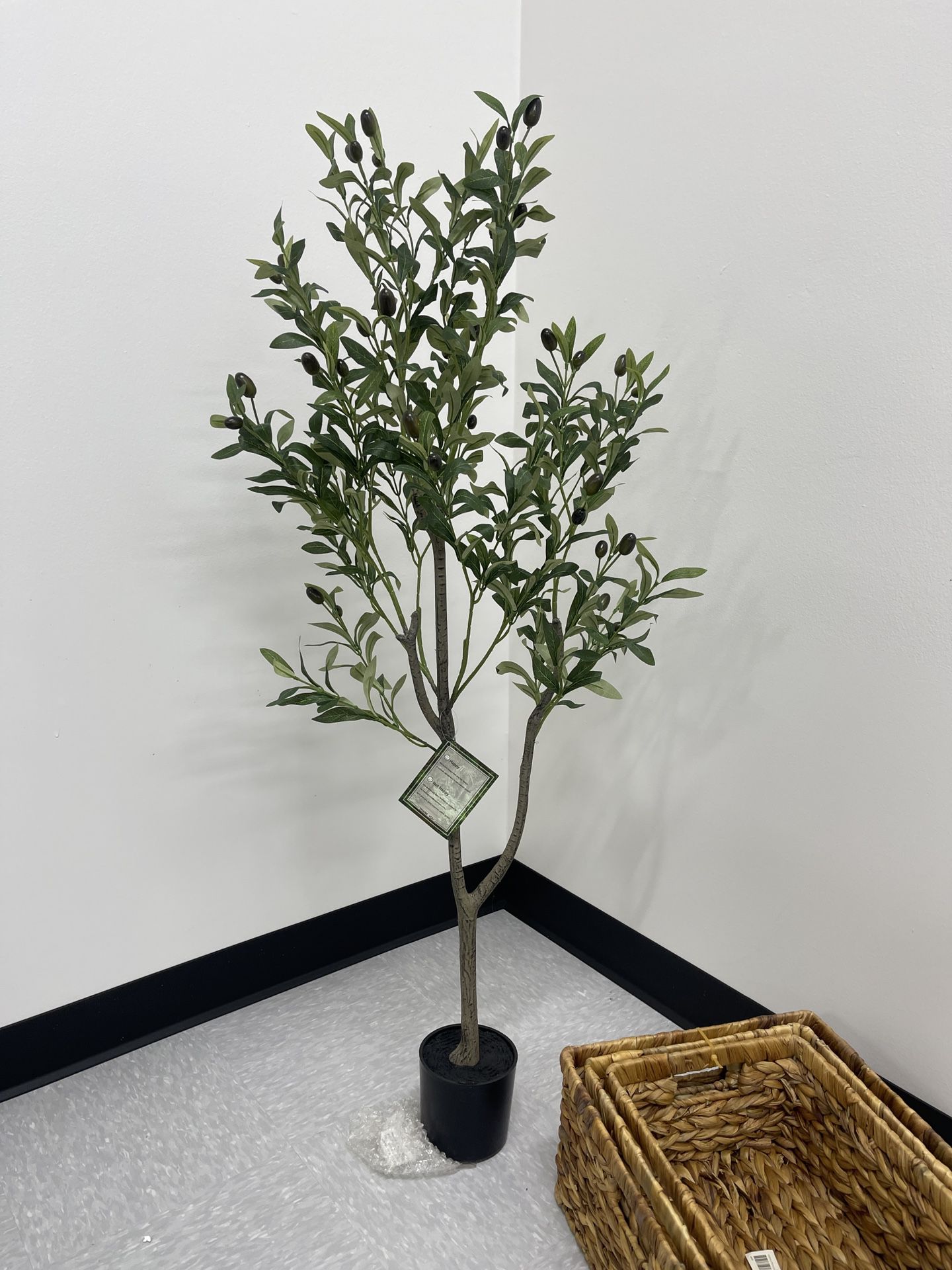 Artificial Olive Tree,4FT Tall Fake Plant Faux Olive Plants for Indoor,Natural Fake Tree,Artificial Silk Plants for Office Home Living Room Floor Pati
