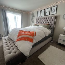 Bed Set  & Side Drawers & Lamps Included 